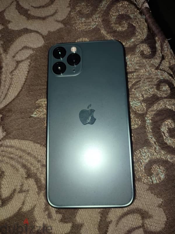 Iphone 11 pro للبيع 8