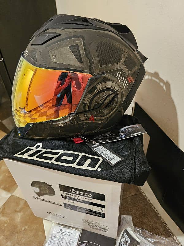 icon helmet brand new 2024 from USA  خوزة 15