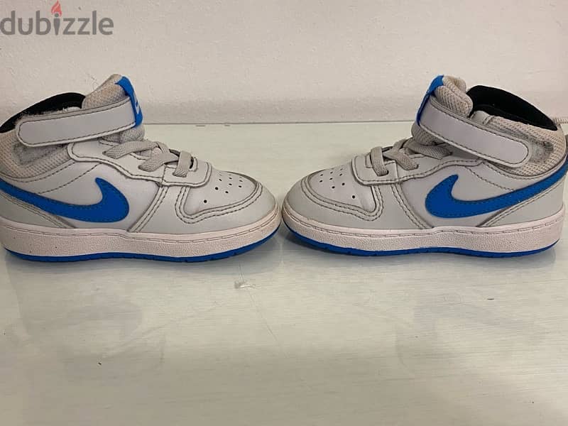 Nike shoes , excellent condition 4