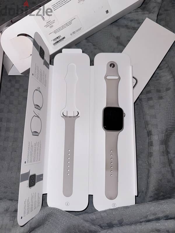 Apple watch series 7 45mm Starlight 0