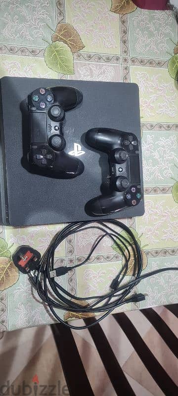 ps4 500GB slim with 2 joysticks 1