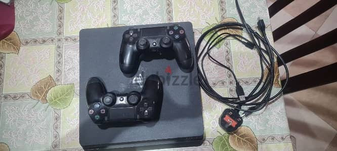 ps4 500GB slim with 2 original joysticks