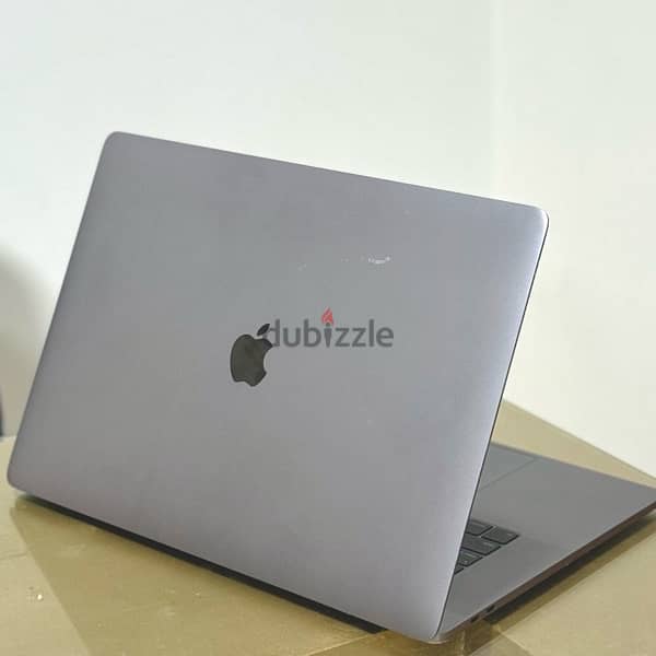 Macbook pro 2019 15inch core i9 2