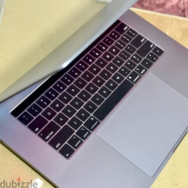 Macbook pro 2019 15inch core i9 4