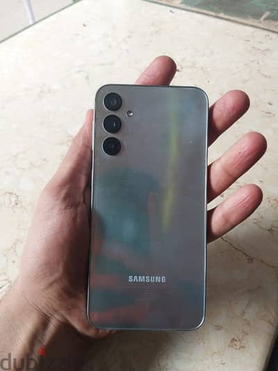 Samsung a24 بالكرتونه وشاحن اصلى