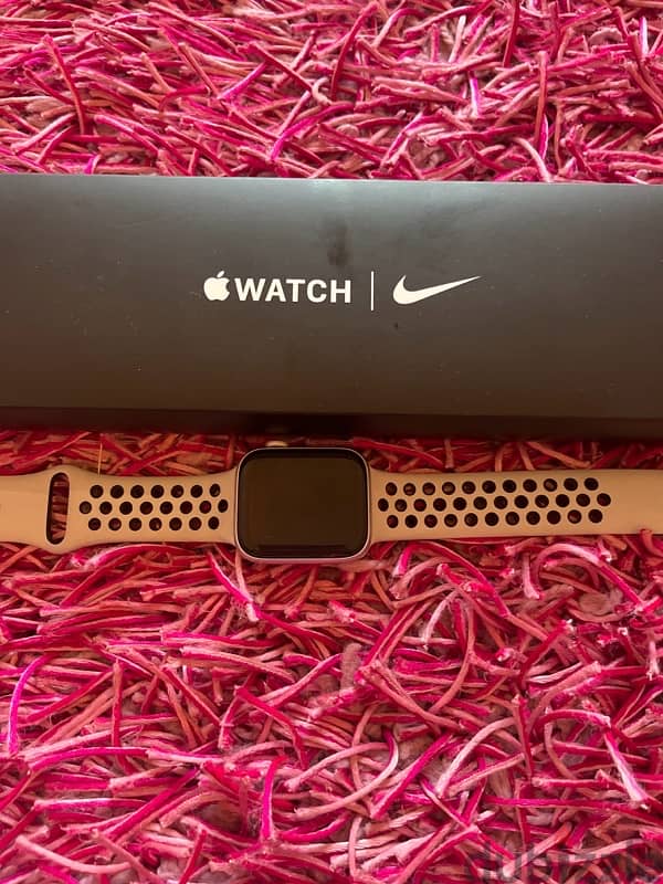 Apple watch SE Nike edition 0