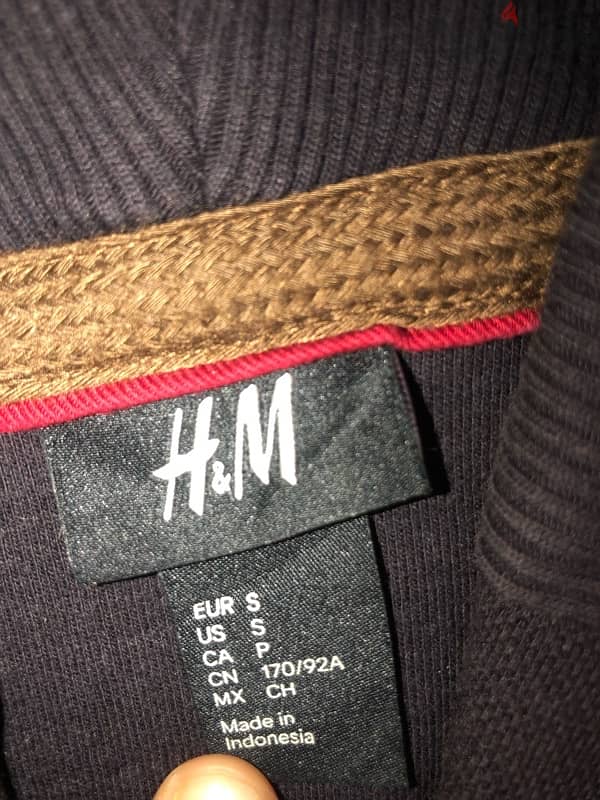 بليزر ماركة h&m مقاس small بحالة جيدة جيدا 2