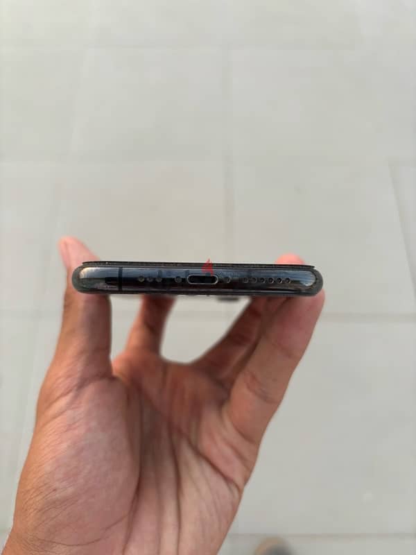 iPhone xs للبيع 2