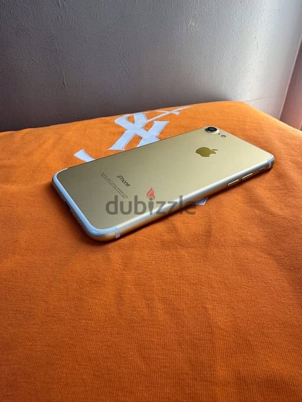 iPhone  7 256g  gold 5