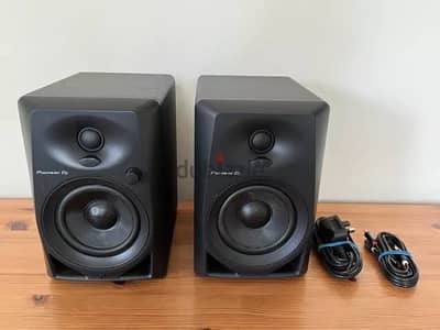 Pioneer DJ DM-40 Compact Active Monitor Speaker - Black