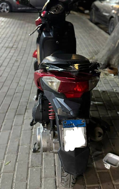 SYM SR 150cc 2019 لون احمر فابريقه بالكامل 3