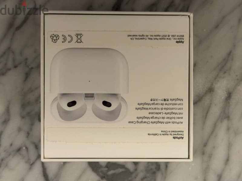 AirPods (3rd generation) with Lightning Charging Case 2