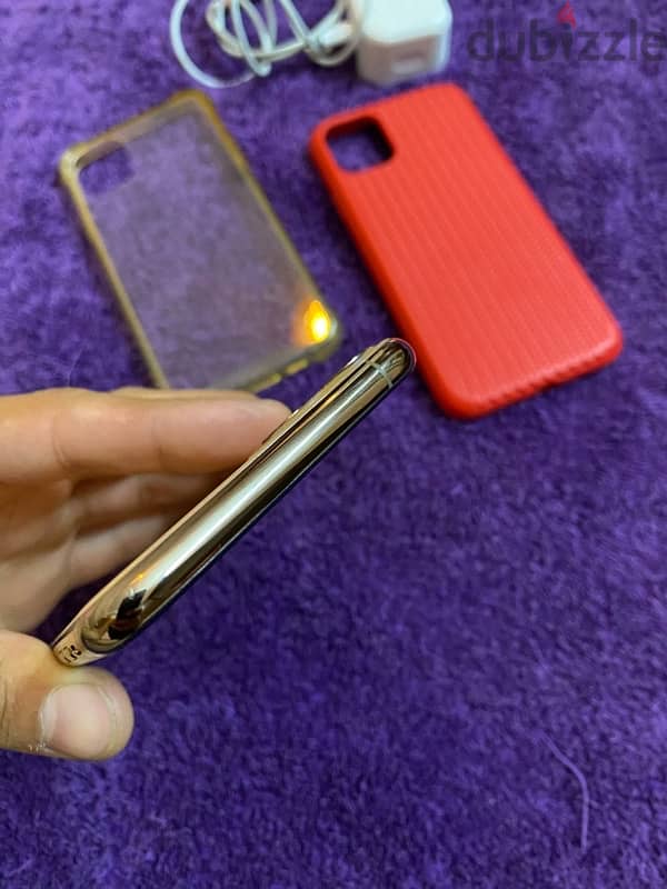 iPhone 11 Pro  حالته زي الجديد  بيع اوبدل 3