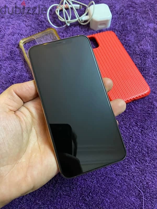 iPhone 11 Pro  حالته زي الجديد  بيع اوبدل 6