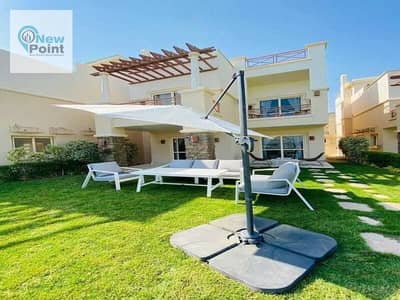 First row on the sea, receive immediately a fully finished 5-bedroom villa in Blue Blue in Ain Sokhna