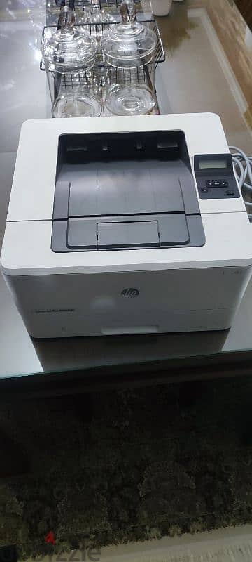 طابعه hp Leser Jet pro M404dn