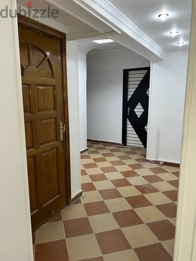 مكتب مميز للإيجار ب طريق الحرية جناكليس- office for rent