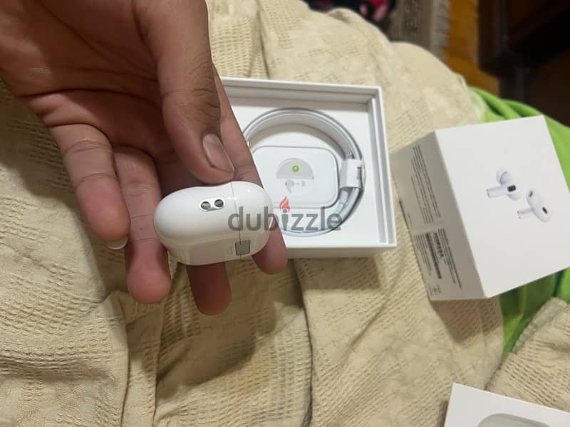 air pods pro 2nd generation used like new original 5