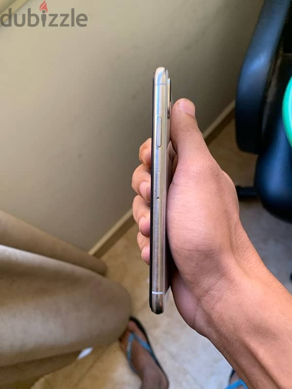 iPhone X 64G للبيع او للبدل 1