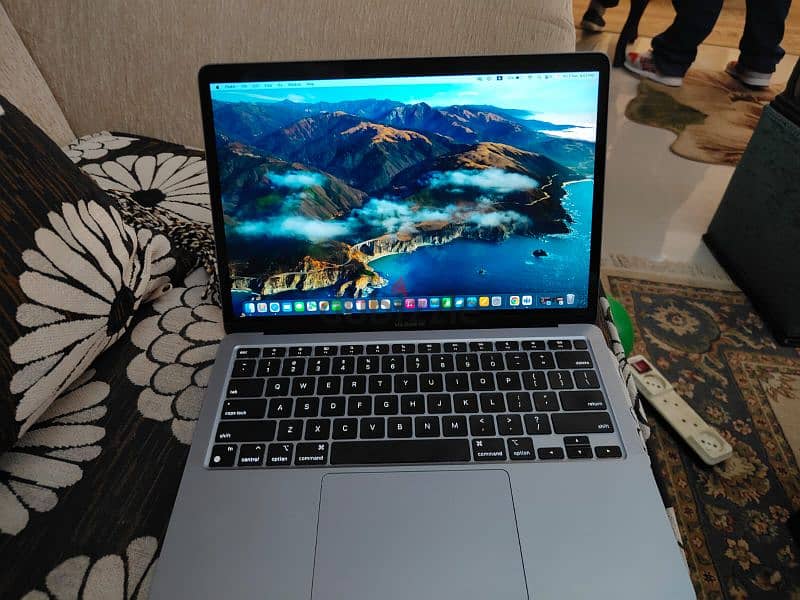 MacBook Air M1 مستورد  بإمكانيات قويه 4