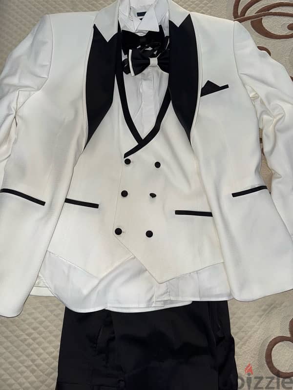 tuxedo 4