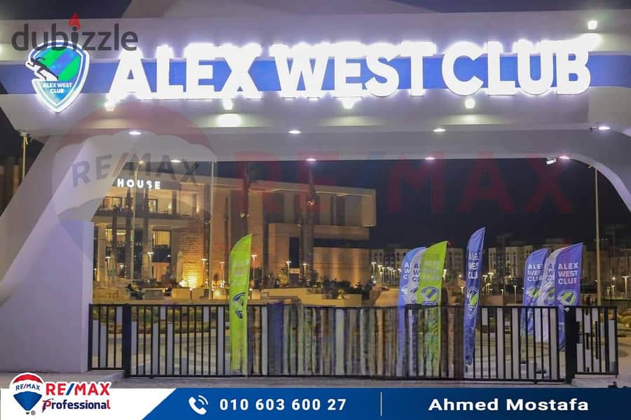 Discover the luxury of life in Alex West, 218 m apartment with an amazing view of the club 0