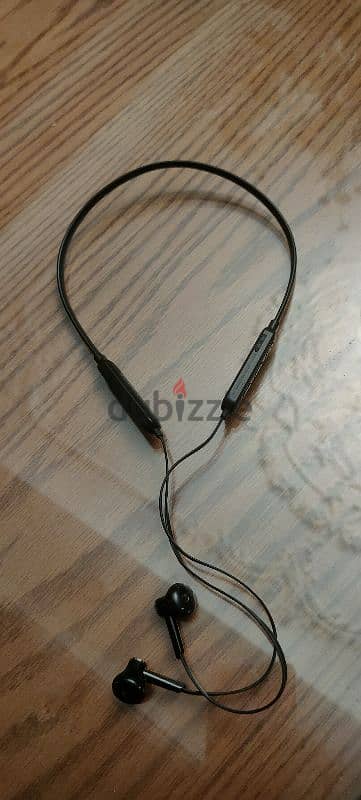 wireless neck hanging magnetic earphones 1