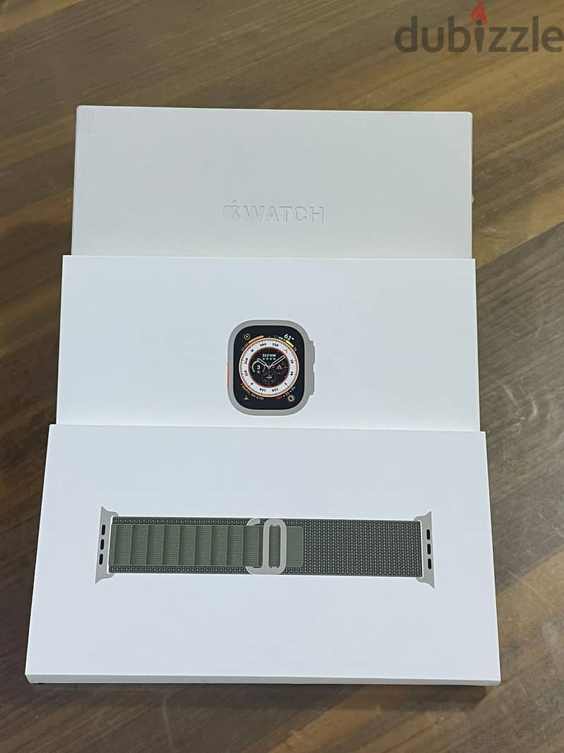 Apple Watch Ultra (49MM/L) Titanium Case With Green Alpine Loop 2