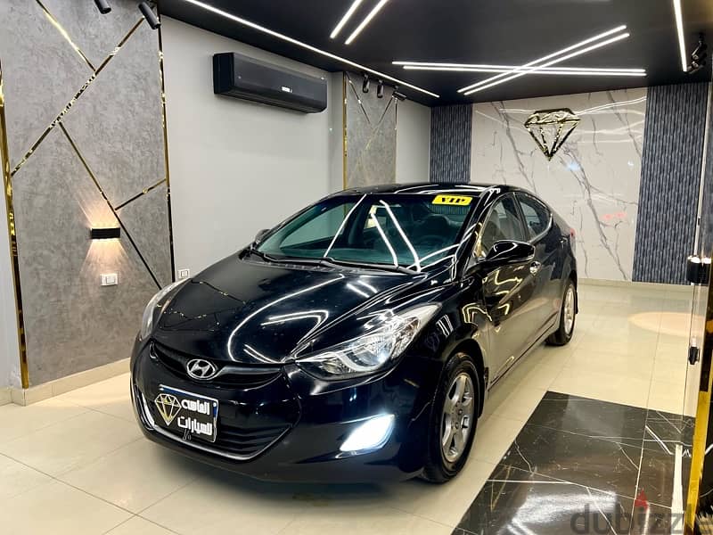 Hyundai Elantra 2012فابريكة 0