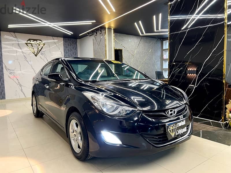 Hyundai Elantra 2012فابريكة 4