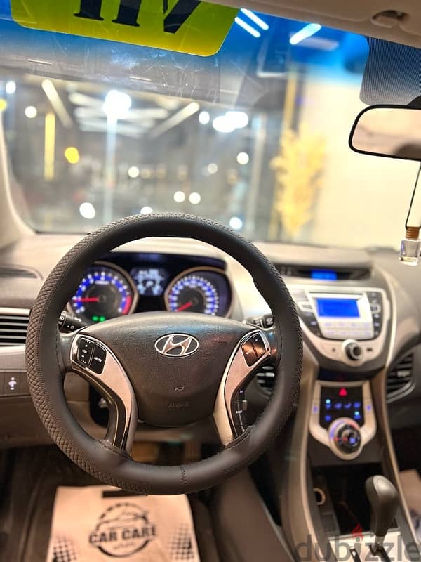 Hyundai Elantra 2012فابريكة 12