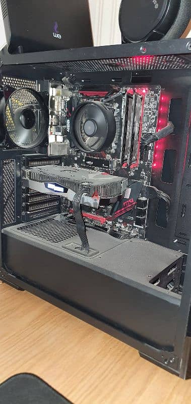 Custom Gaming PC + Mouse, Keyboard and Monitor 1