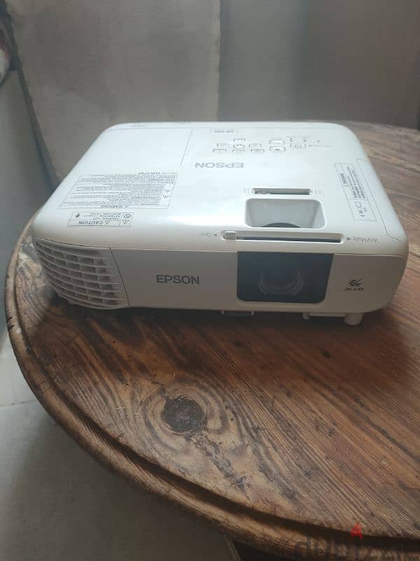 EPSON EB-X49 0