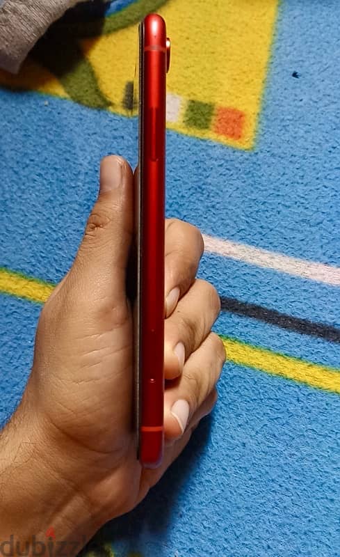 iphone XR (red) 3