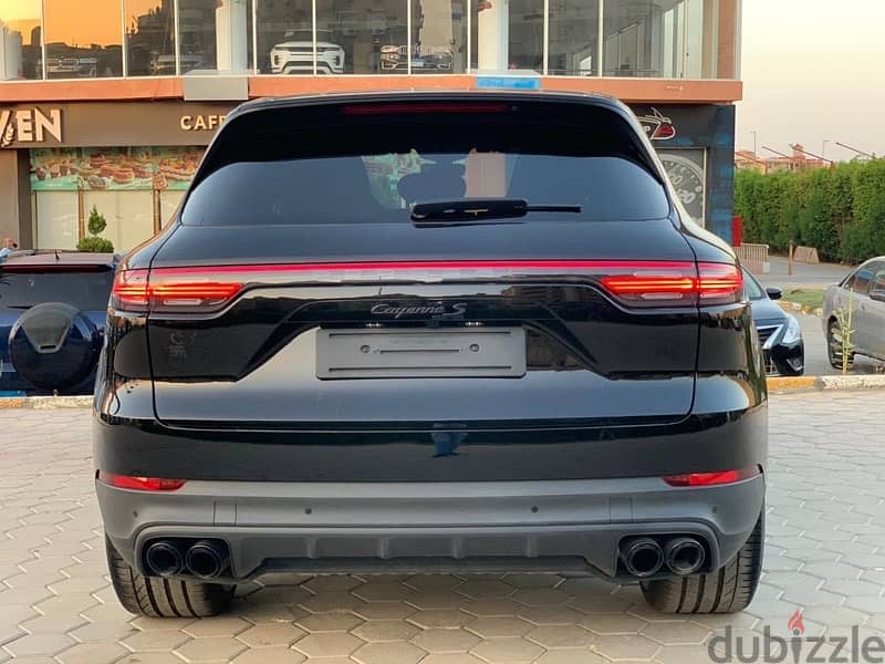 بورشه كايين 2023/Porsche Cayenne S SUV 3