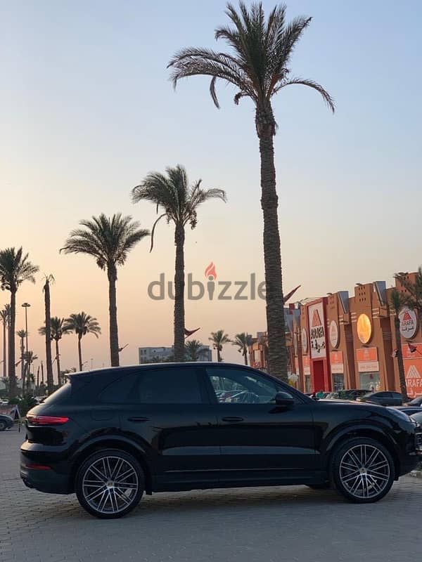 بورشه كايين 2023/Porsche Cayenne S SUV 16