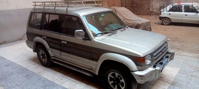 Mitsubishi Pajero 1992 8