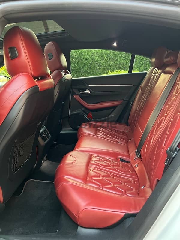 Peugeot 508 2020 getline red interior 12