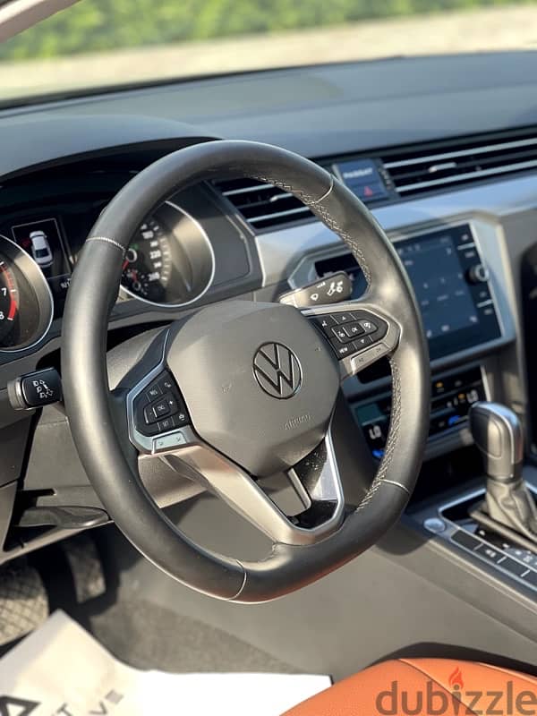 Volkswagen Passat 2022 trend line like new 5 K only 8