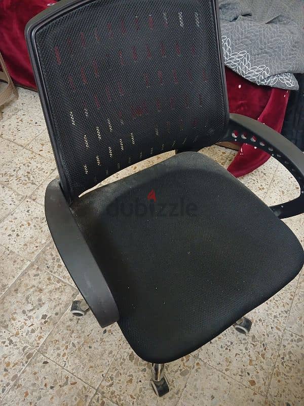 chair used for almost a year 3