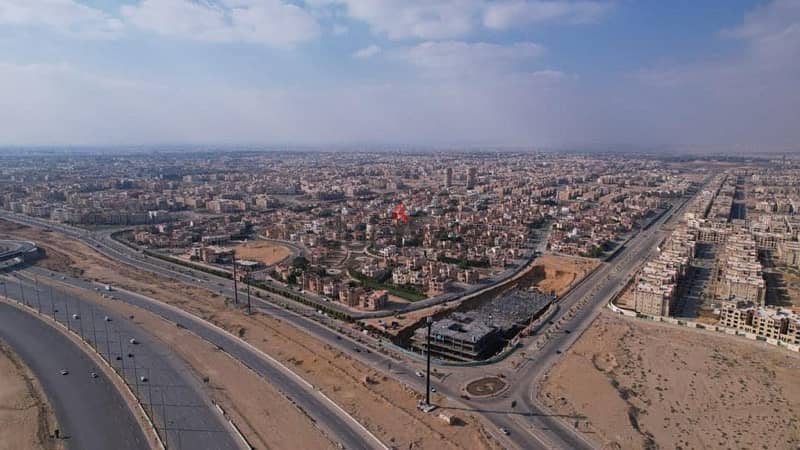 للبيع محل متشطب في اول ميجا مول في 3 SIDES MALL شراكة مع حسن علام 1