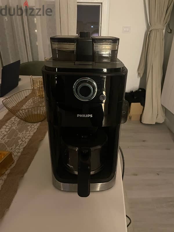 Philips Grind & Brew Coffee Maker HD7762 1