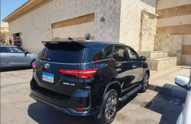 Toyota Fortuner 2023 1