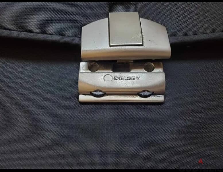 Delsey Paris  شنطه اصليه من فرنسا ماركه 2