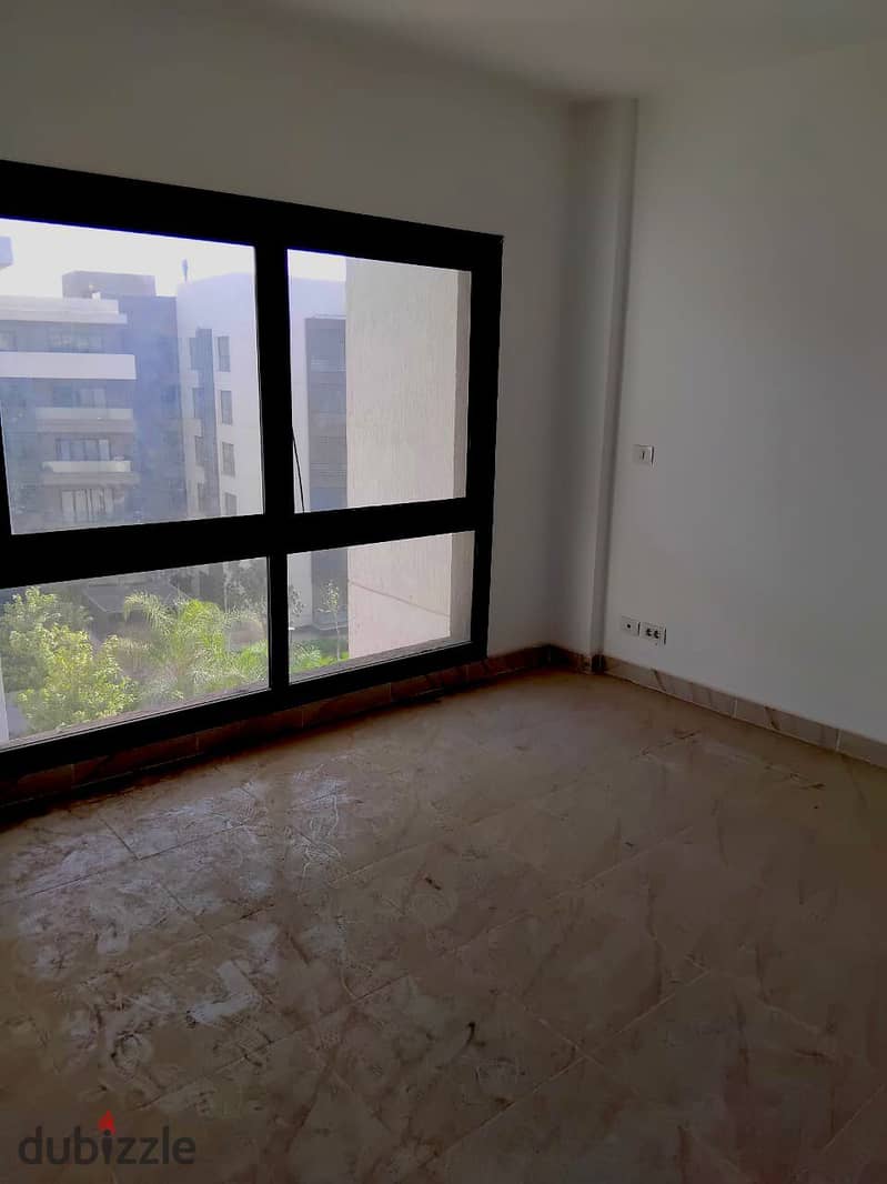 Apartment for sale in Madinaty, B15, with down payment and installments. Immediate transfer in your name without power of attorney. 7