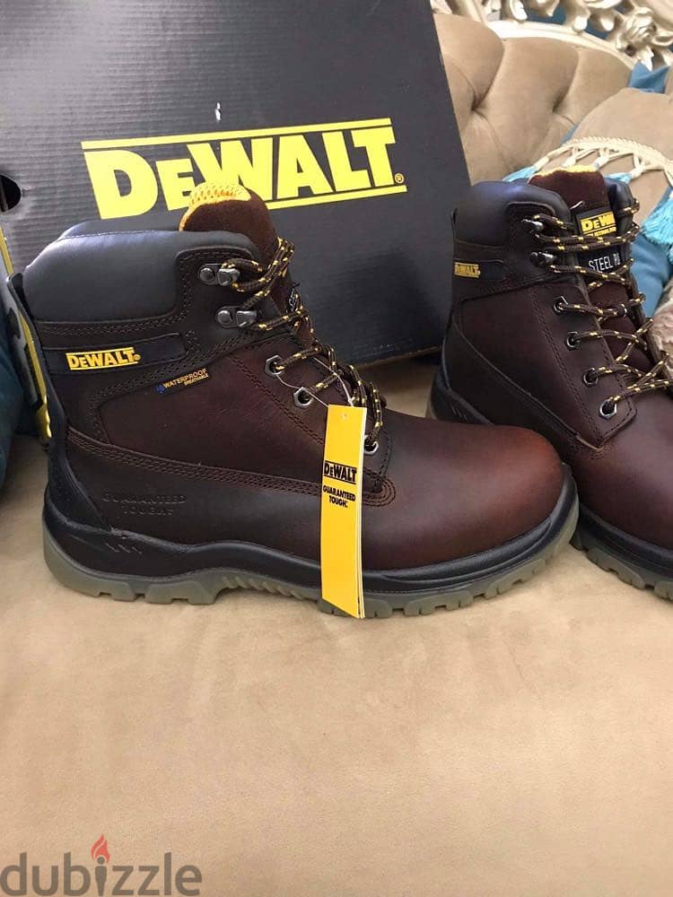 حذاء سيفتى ماركة DeWALT 1