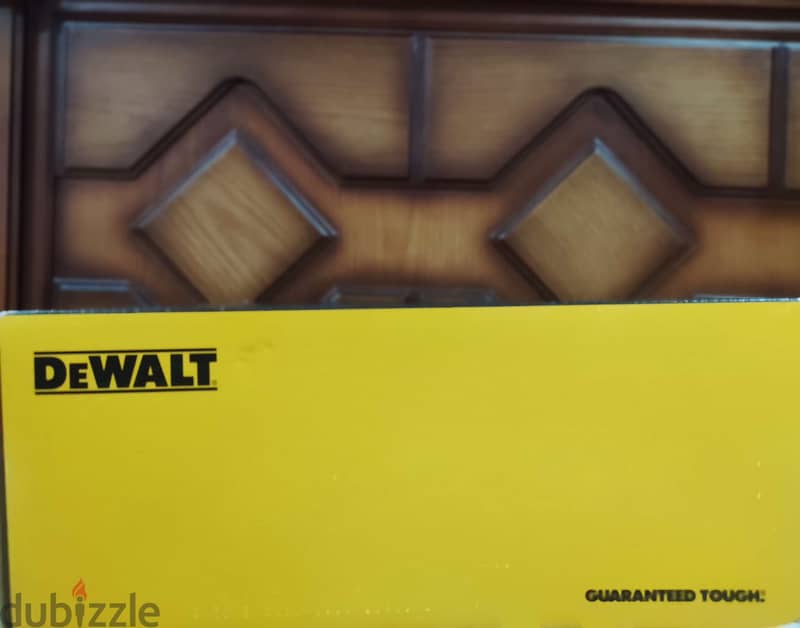 حذاء سيفتى ماركة DeWALT 4