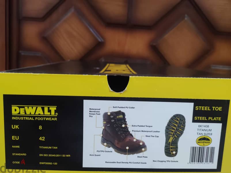 حذاء سيفتى ماركة DeWALT 5