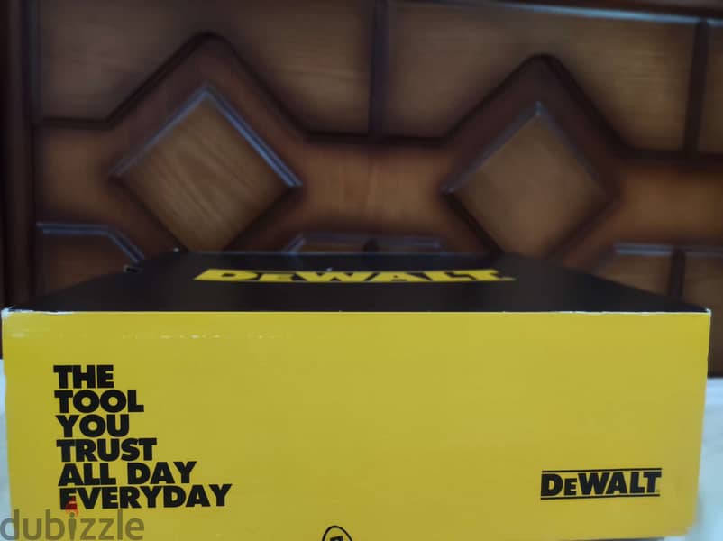 حذاء سيفتى ماركة DeWALT 6