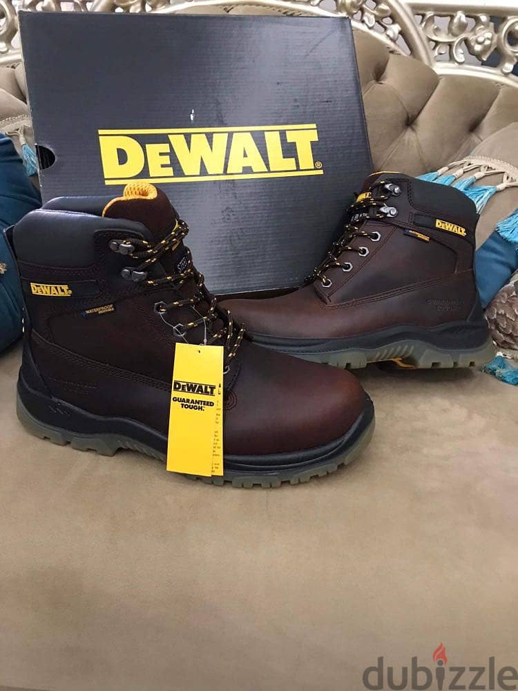 حذاء سيفتى ماركة DeWALT 9